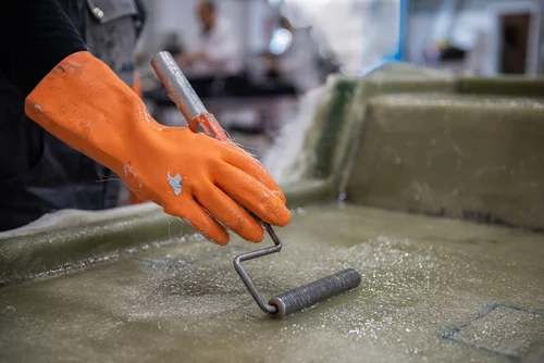 Hand-Layup FRP製品の表面処理プロセス