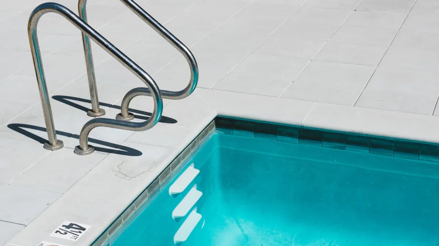 グラスファイバープールは良いです